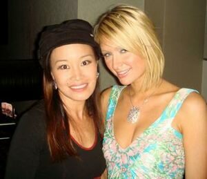 socialite paris hilton