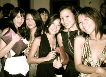 a group of girlfriends