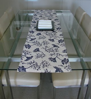 classy elegant luxurious table runners