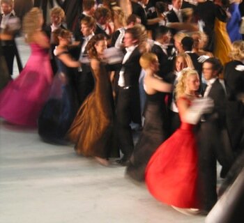 ladies and gentlemen dancing